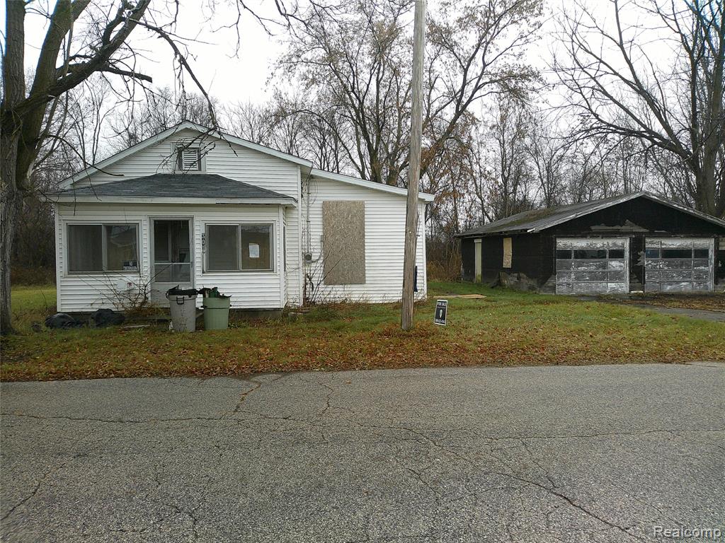 301 Chesaning Street Property Photo 1