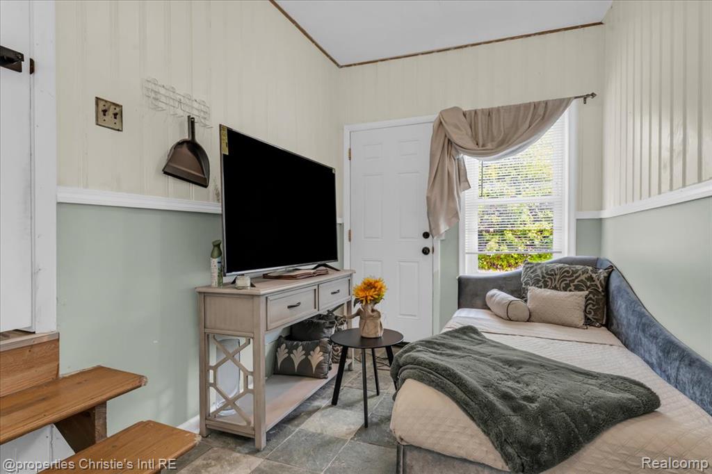 27524 Gail Drive Property Photo 20