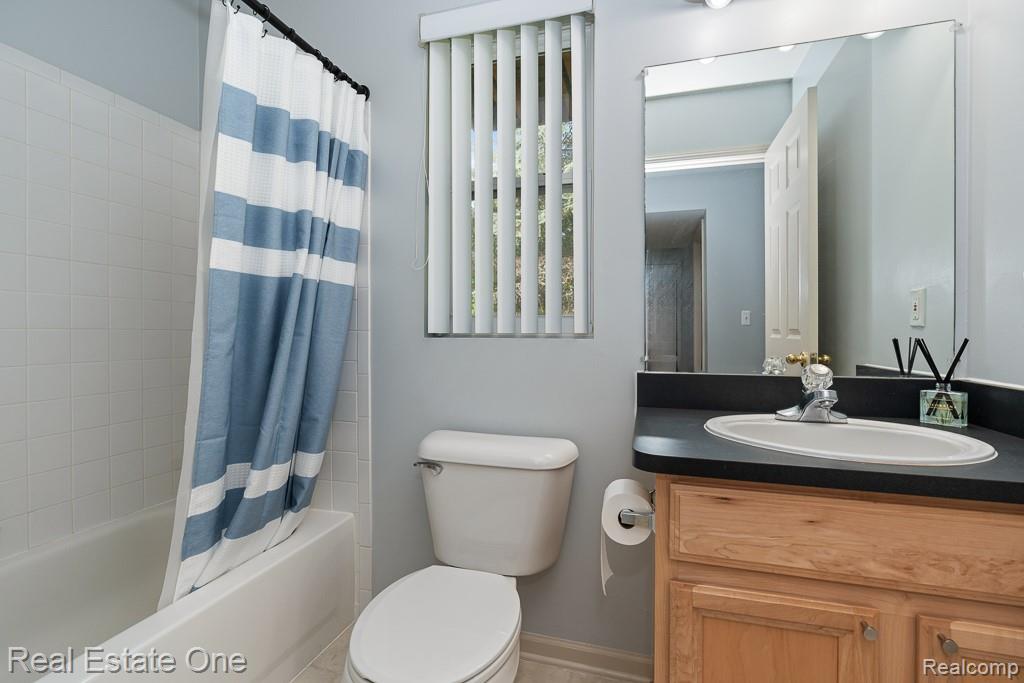 6963 Edgewater Drive Property Photo 20