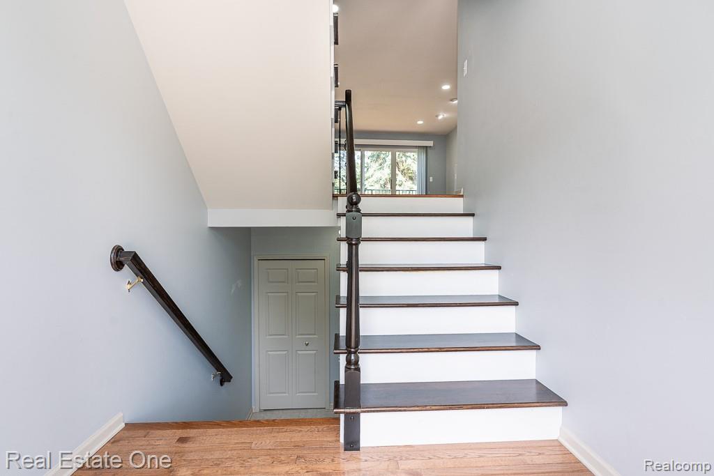 6963 Edgewater Drive Property Photo 21
