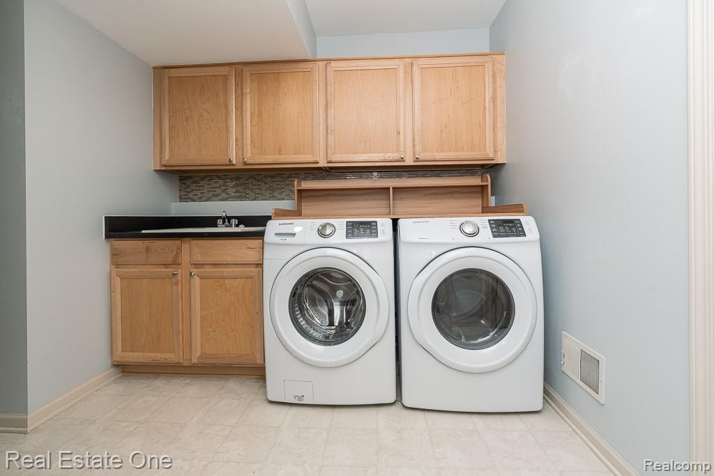 6963 Edgewater Drive Property Photo 24