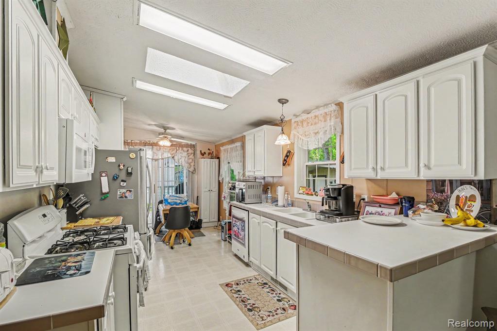 326 Basket Br Property Photo 3