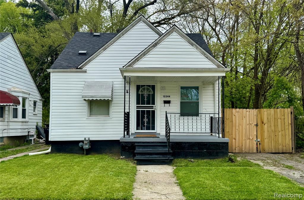 12244 Woodmont Avenue Property Photo 2