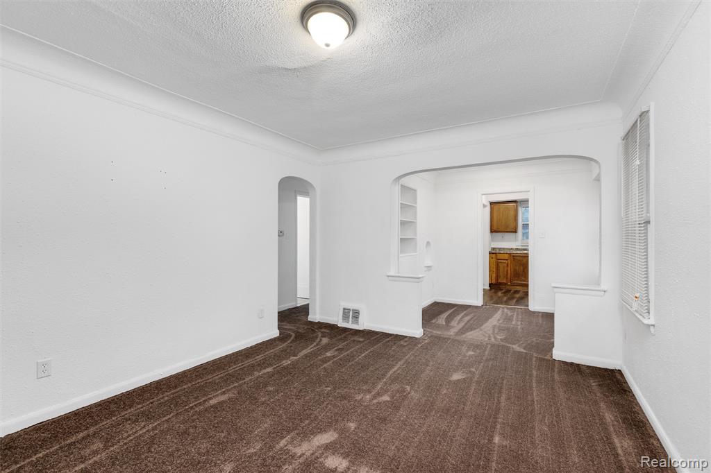 12244 Woodmont Avenue Property Photo 3
