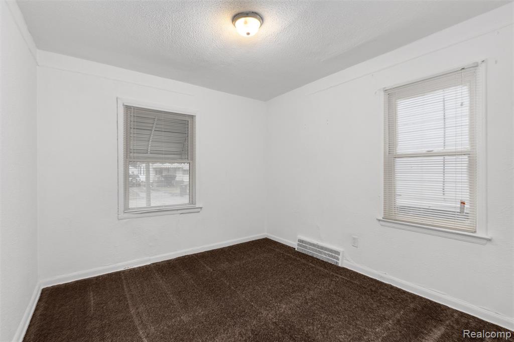 12244 Woodmont Avenue Property Photo 8