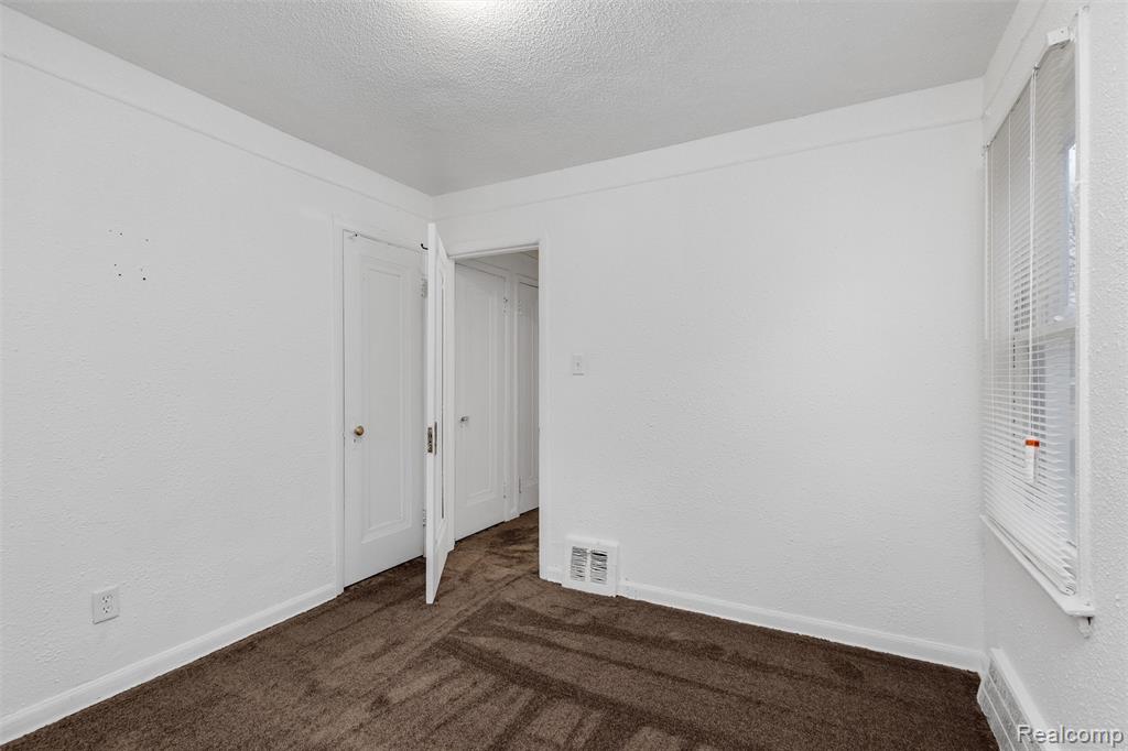 12244 Woodmont Avenue Property Photo 12