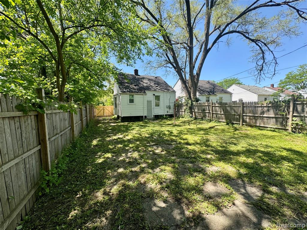 12244 Woodmont Avenue Property Photo 14