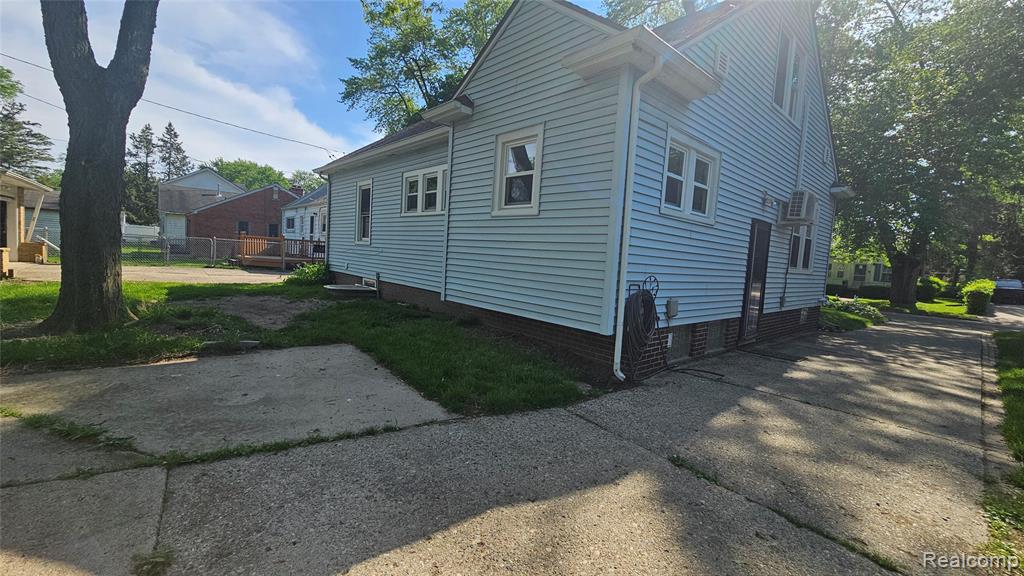 211 Starr Avenue Property Photo 4