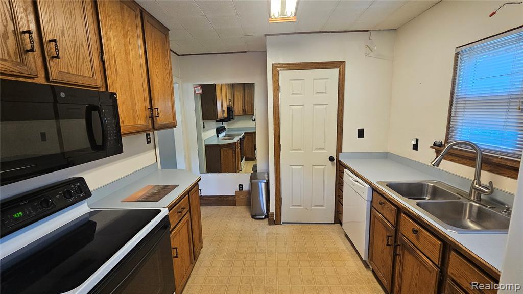 211 Starr Avenue Property Photo 8