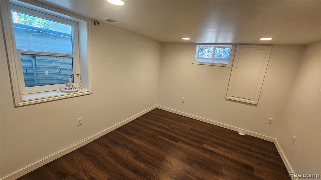 211 Starr Avenue Property Photo 22