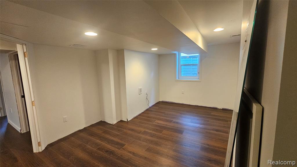 211 Starr Avenue Property Photo 27