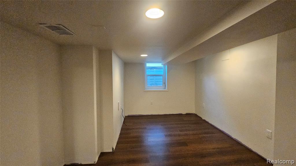 211 Starr Avenue Property Photo 28