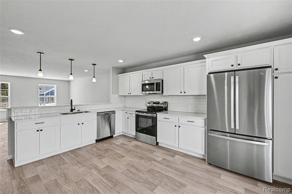 2328 Pear Tree Drive Property Photo 4