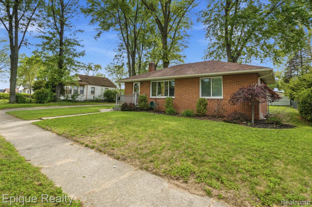 29087 Howard Avenue Property Photo 4