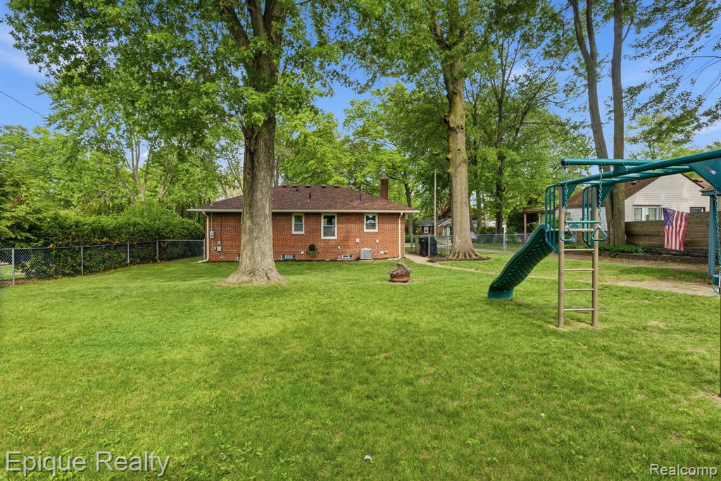29087 Howard Avenue Property Photo 24