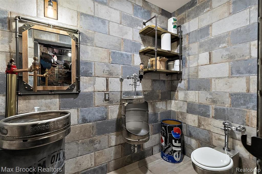 148 Pit Lane Property Photo 39