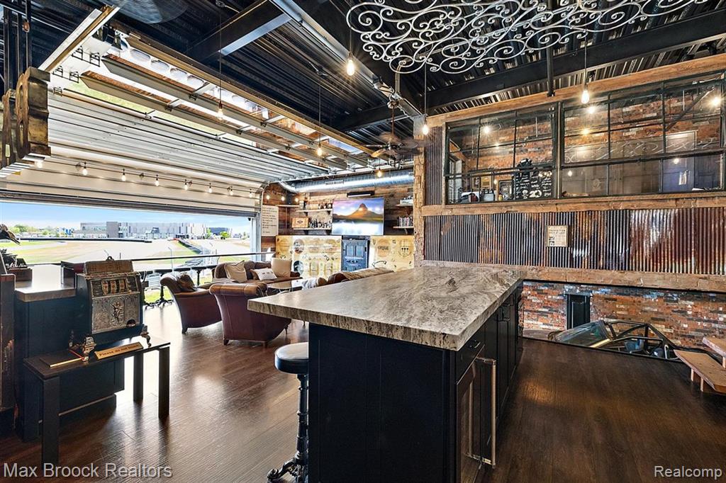148 Pit Lane Property Photo 44