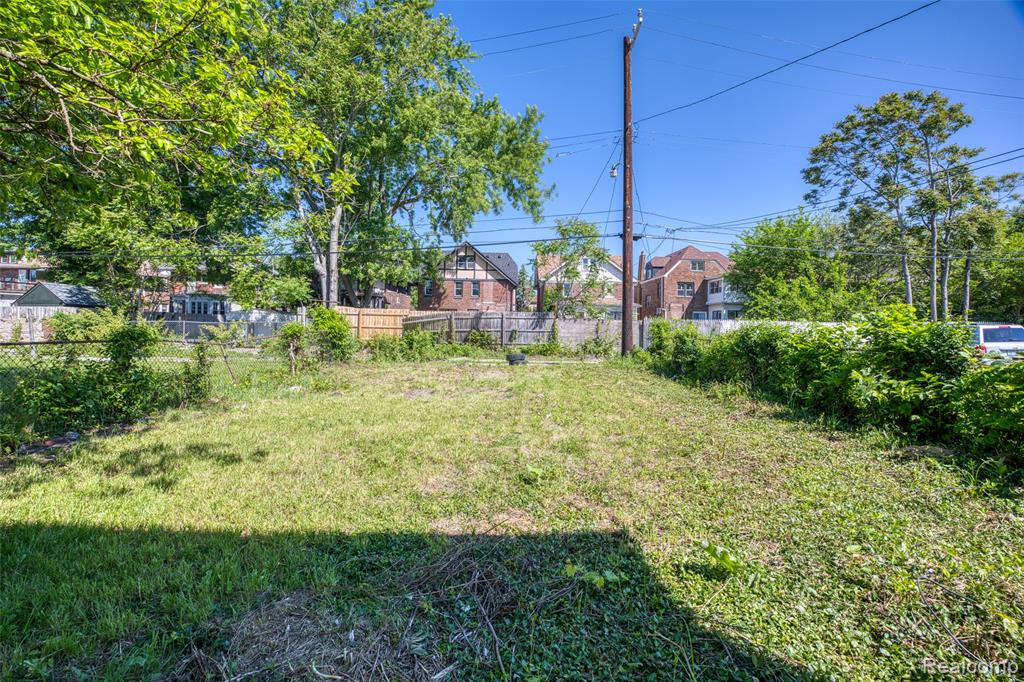 1976 Clairmount Street Property Photo 38