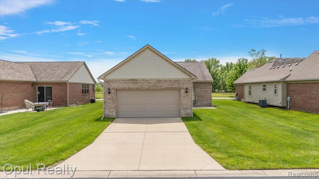23934 Meadows Avenue Property Photo 4