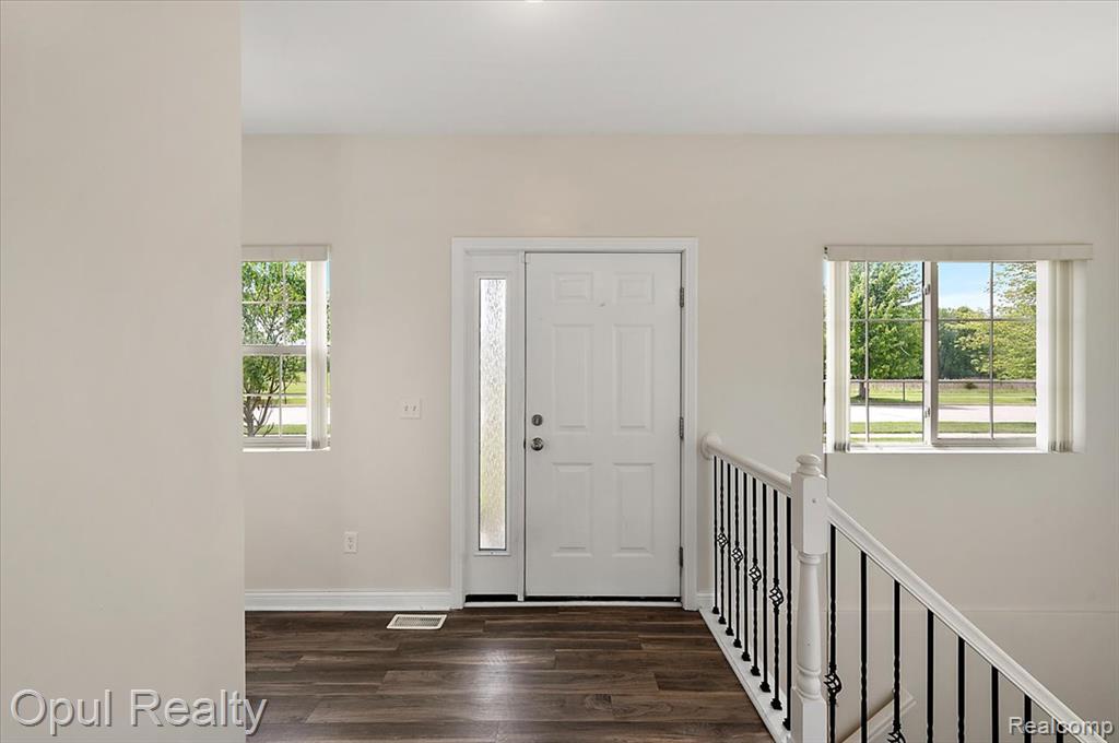 23934 Meadows Avenue Property Photo 5