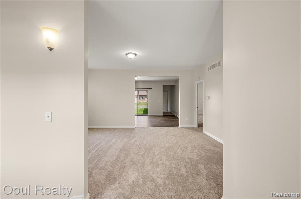 23934 Meadows Avenue Property Photo 6