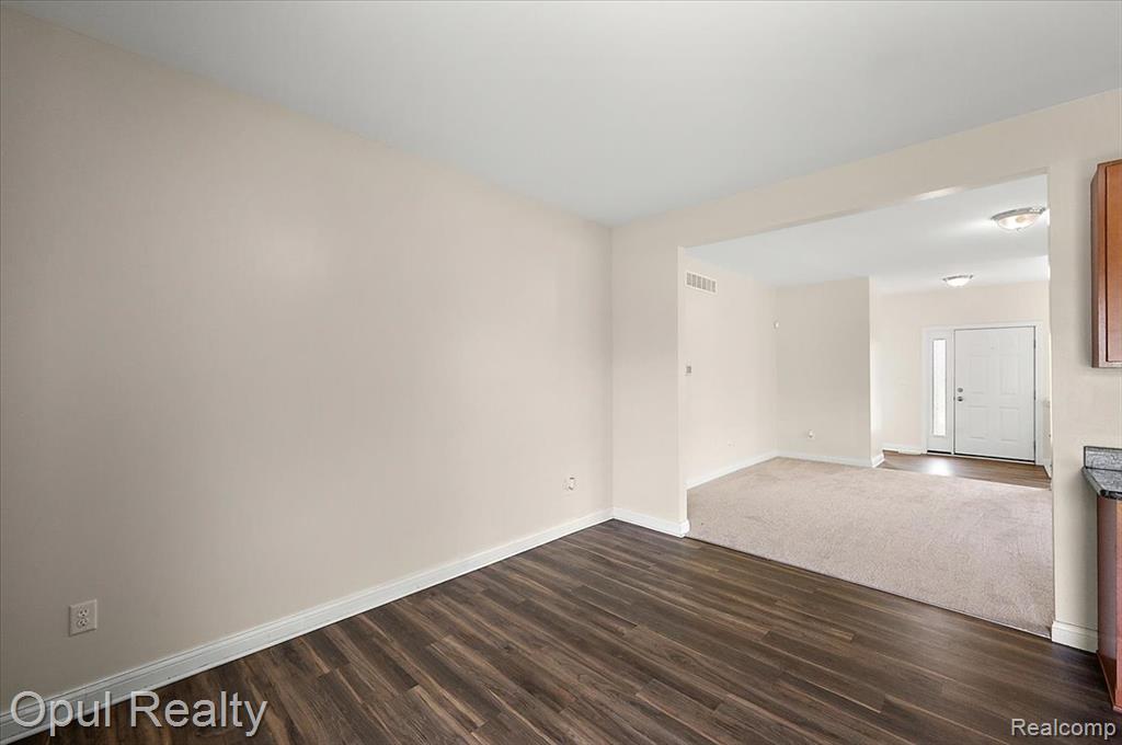 23934 Meadows Avenue Property Photo 13
