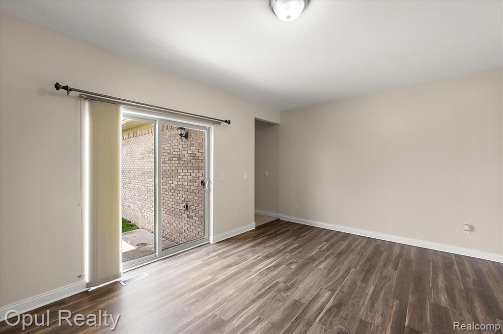 23934 Meadows Avenue Property Photo 16