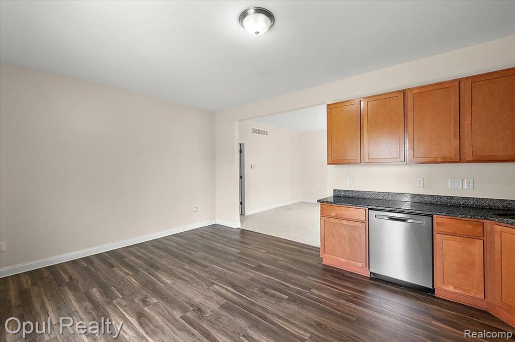 23934 Meadows Avenue Property Photo 17