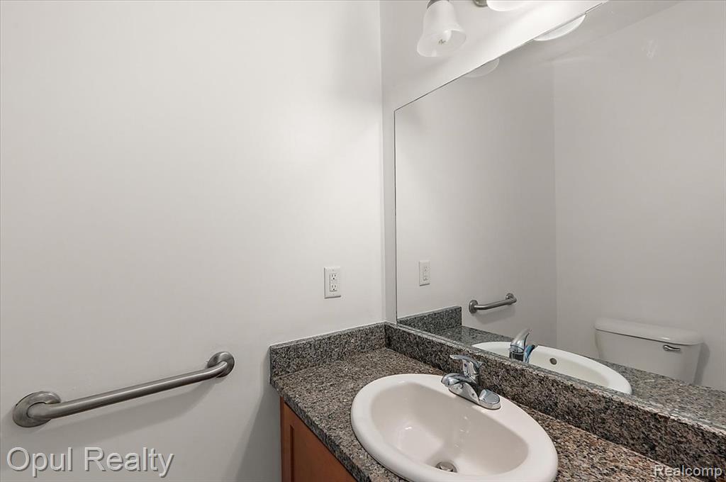 23934 Meadows Avenue Property Photo 18