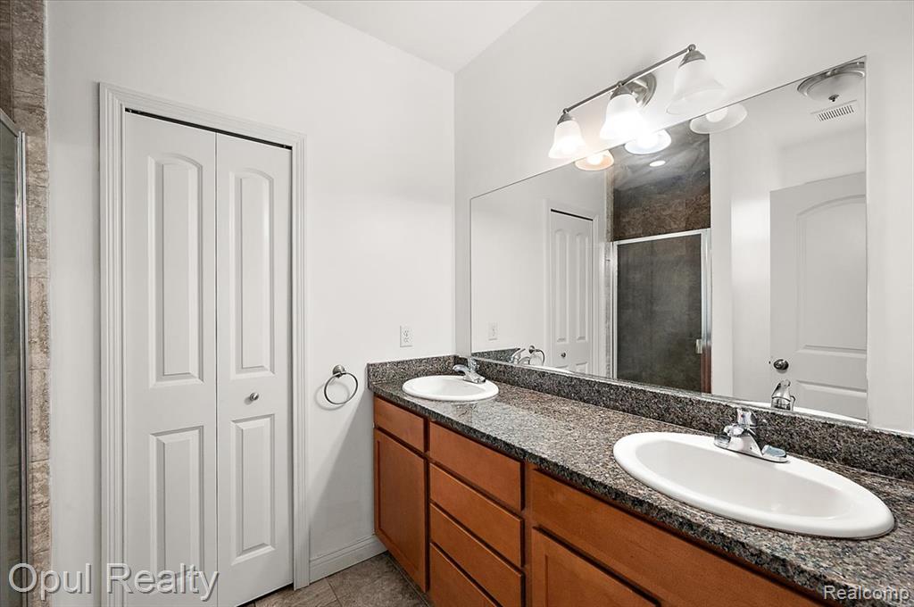 23934 Meadows Avenue Property Photo 24