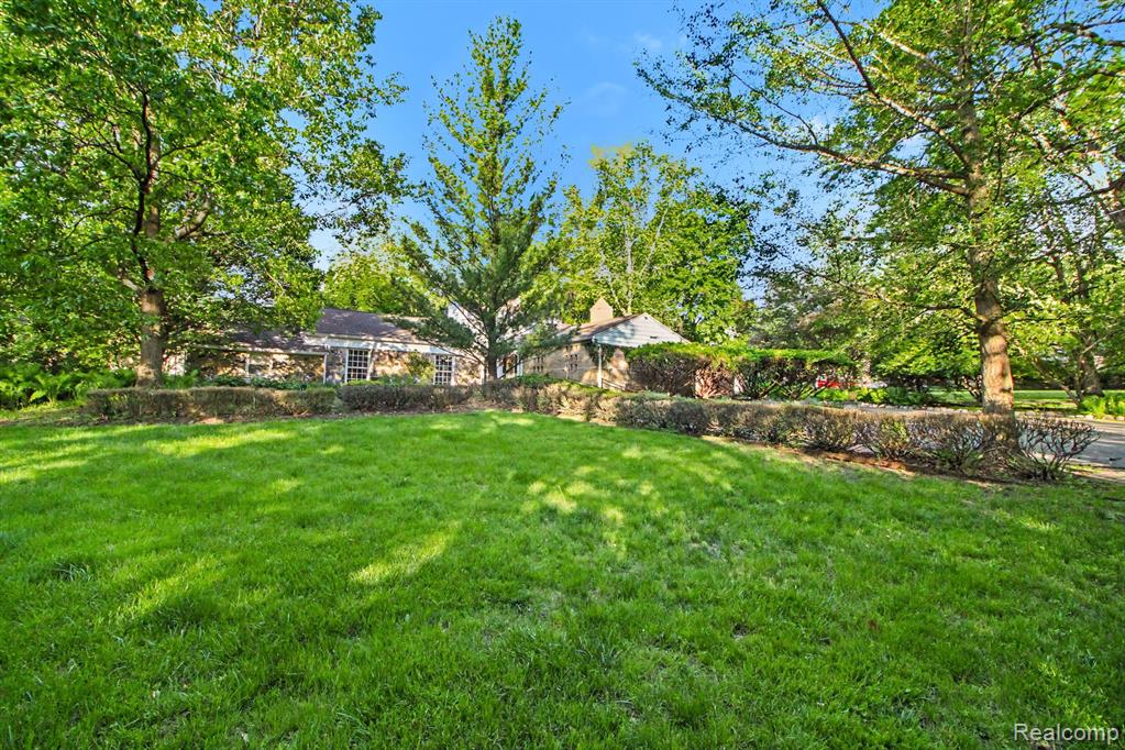 26580 Wellington Road Property Photo 2