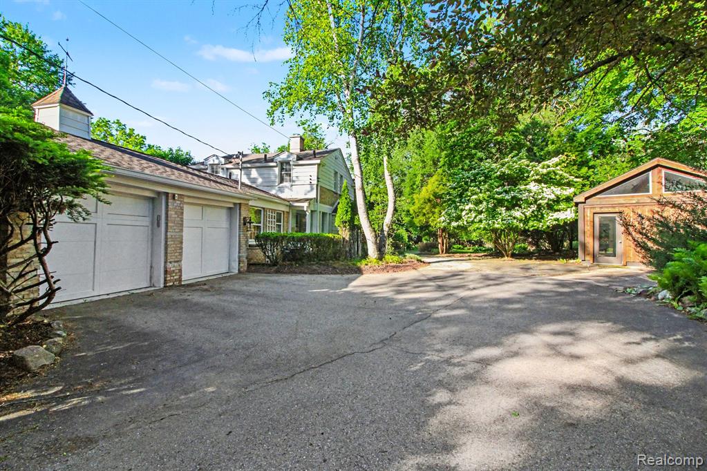 26580 Wellington Road Property Photo 4