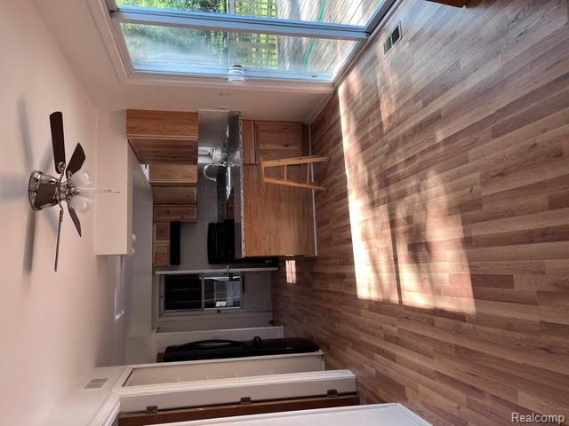 759 Geneva Property Photo 3