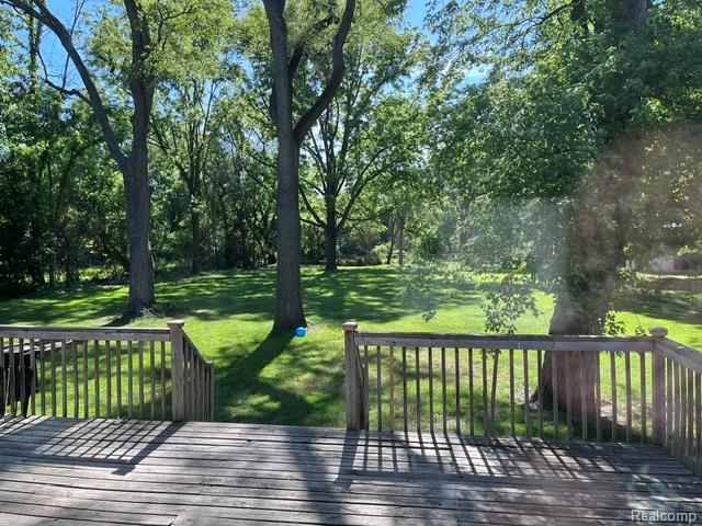 759 Geneva Property Photo 7