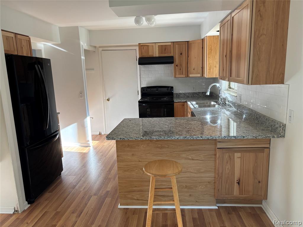 759 Geneva Property Photo 8