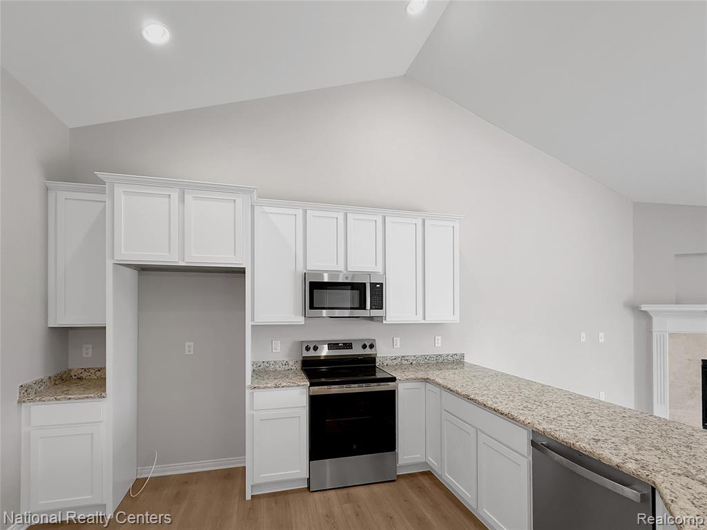305 Devonshire Drive Property Photo 5