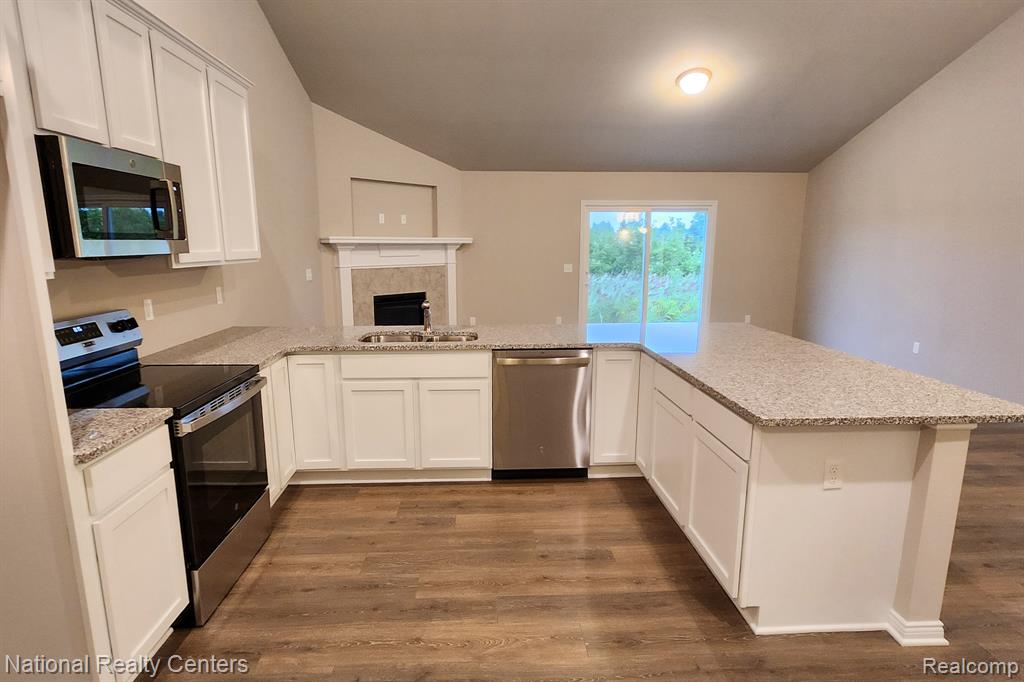 305 Devonshire Drive Property Photo 10