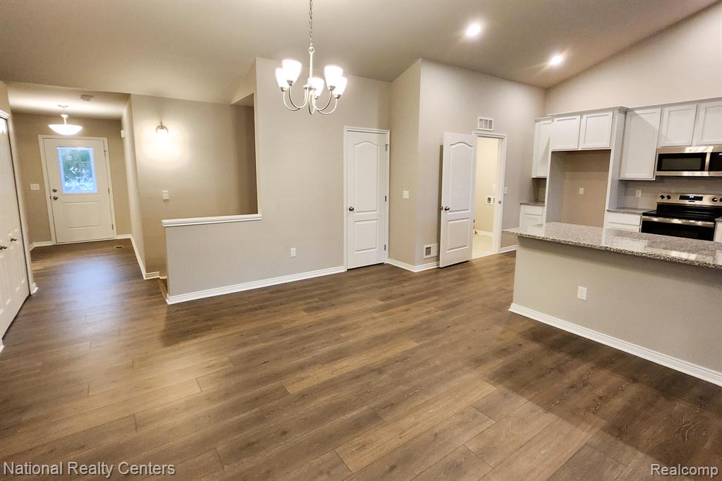 305 Devonshire Drive Property Photo 11