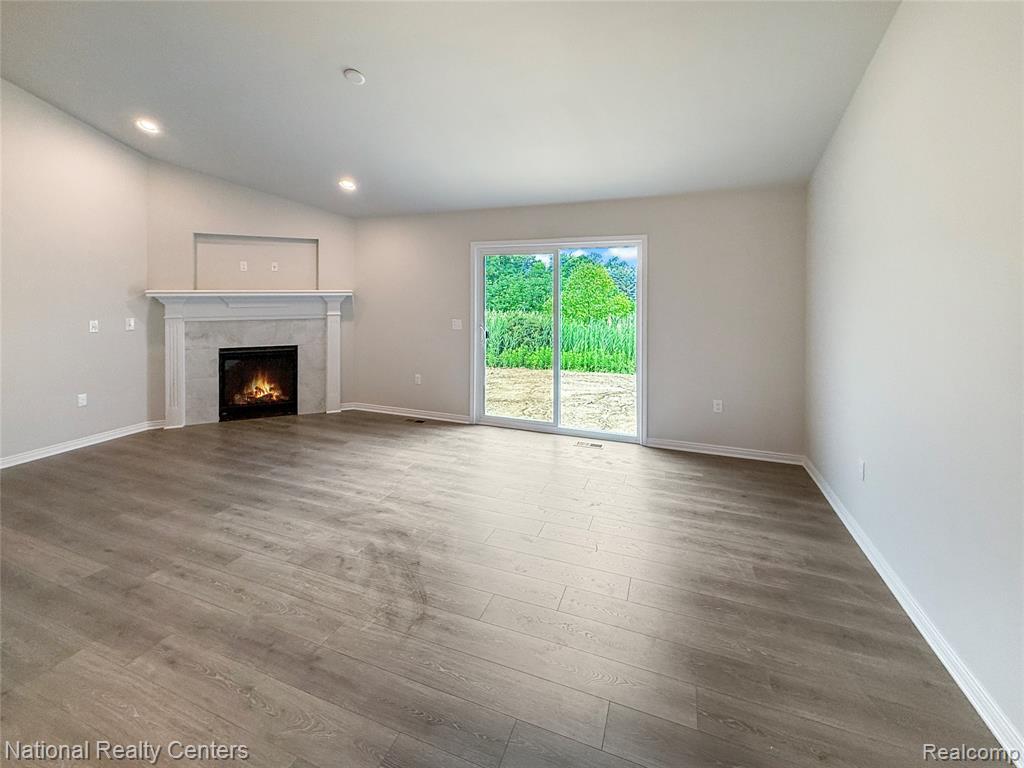 305 Devonshire Drive Property Photo 14