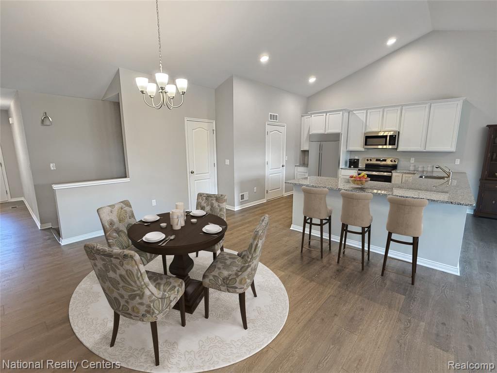 305 Devonshire Drive Property Photo 15