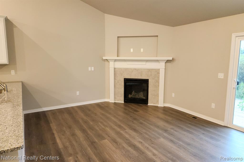 305 Devonshire Drive Property Photo 18