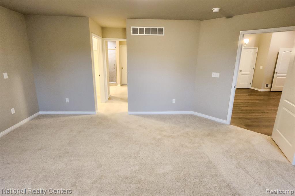 305 Devonshire Drive Property Photo 22