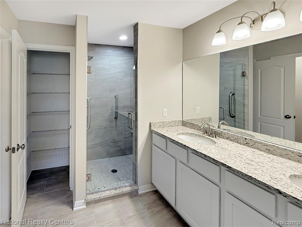 305 Devonshire Drive Property Photo 26
