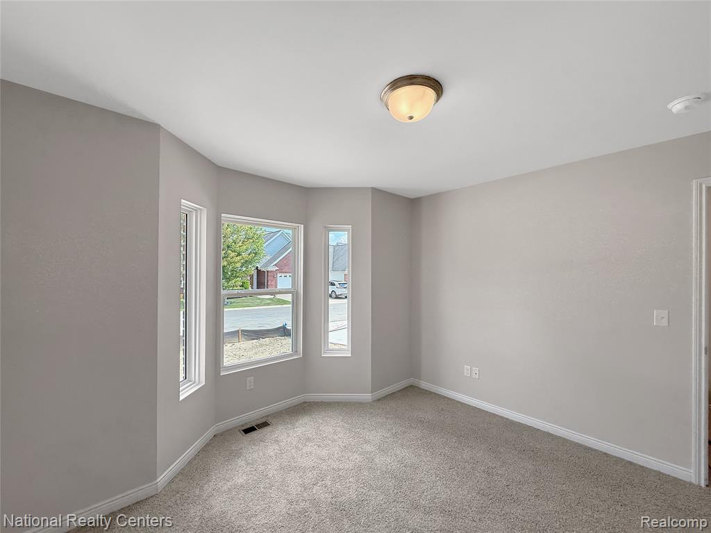 305 Devonshire Drive Property Photo 28