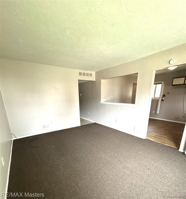 4210 Hazel Avenue Property Photo 3