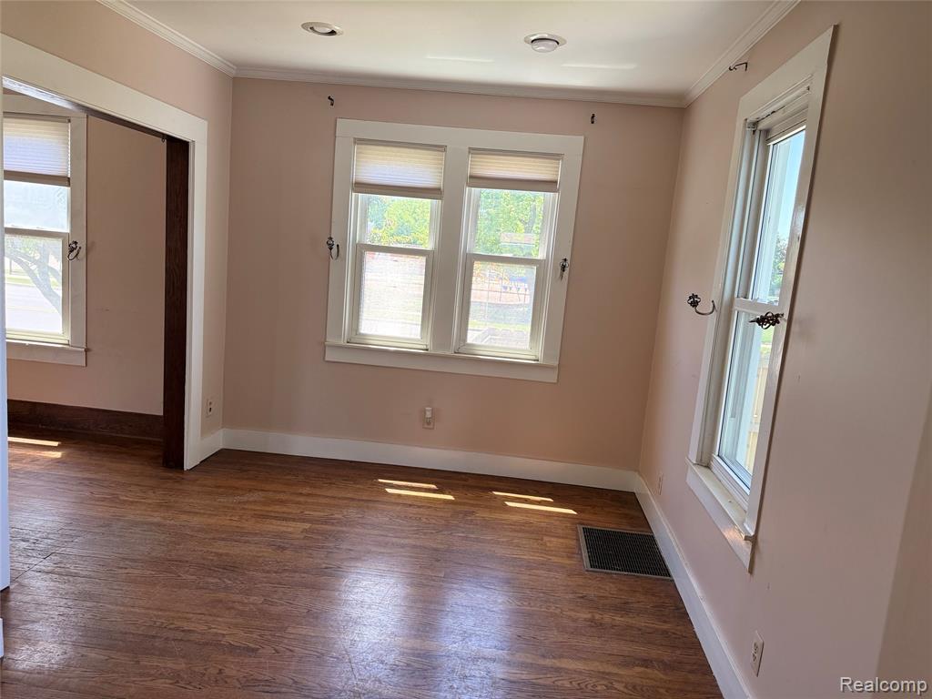834 W Houstonia Avenue Property Photo 4