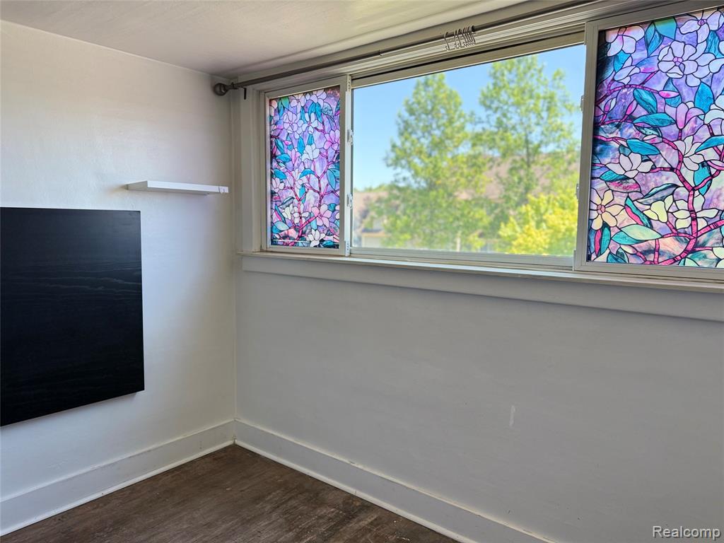 834 W Houstonia Avenue Property Photo 7