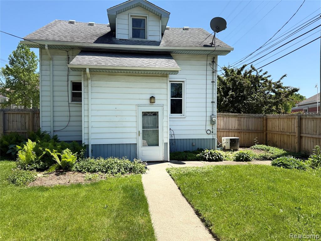 834 W Houstonia Avenue Property Photo 14