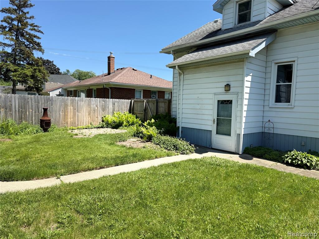 834 W Houstonia Avenue Property Photo 15