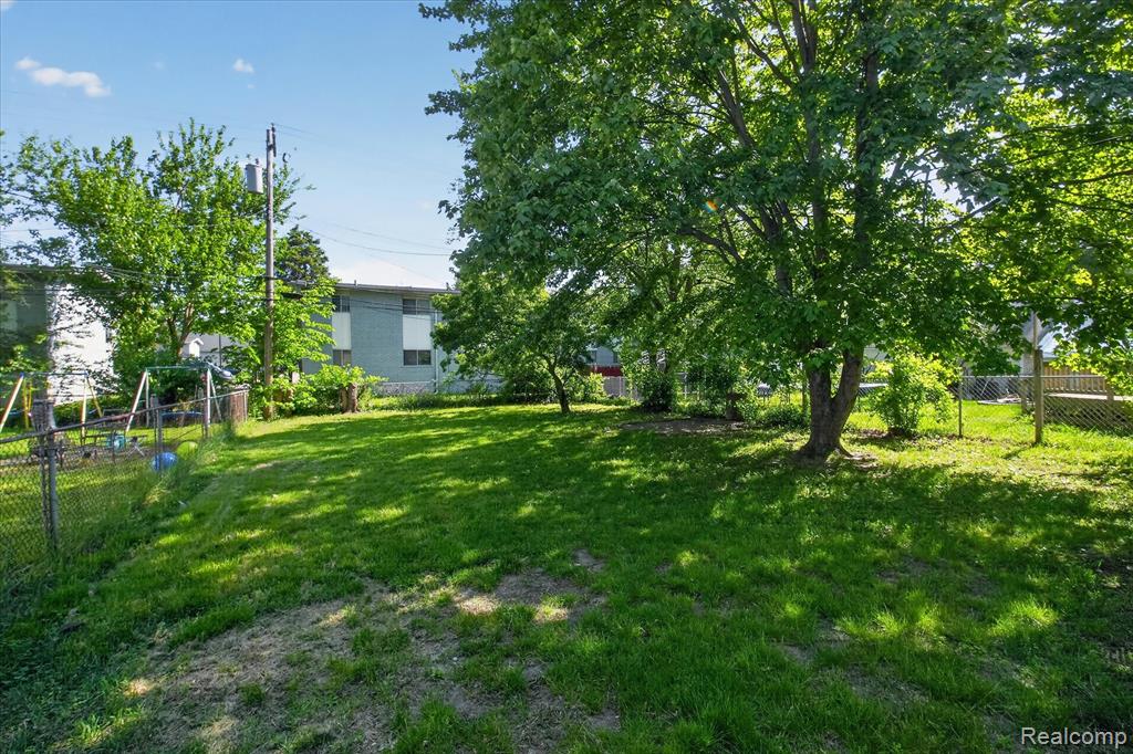 33953 Glover Street Property Photo 36